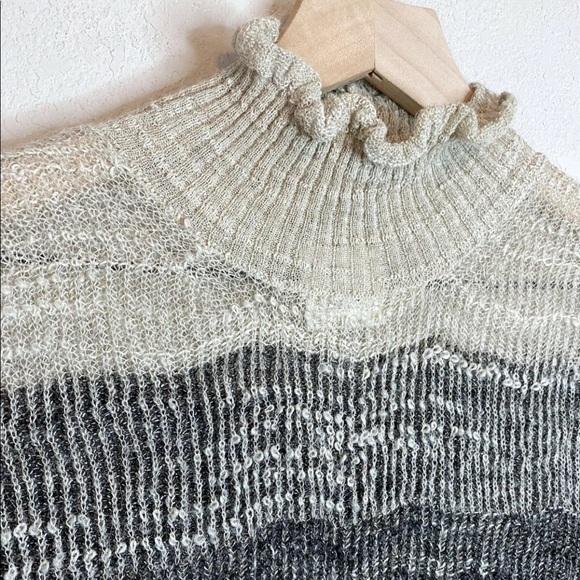 CHANEL Ombré Shimmering Turtleneck Sweater - Picture 4 of 9